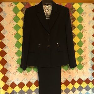 Tahari pant suit